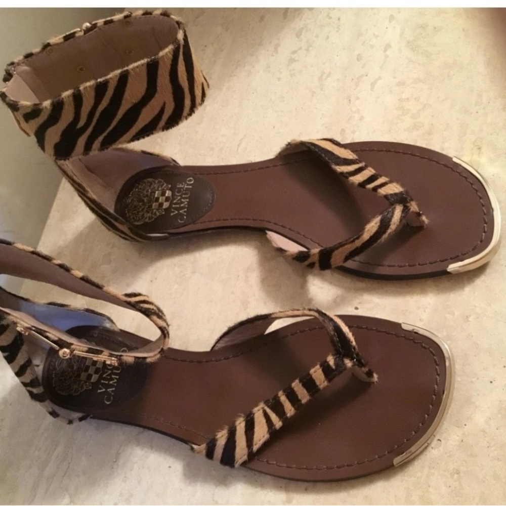 Vince Camuto Brown Zebra Print Sandals with Gold Buckle Size 6 1/2 - Picture 2 of 11